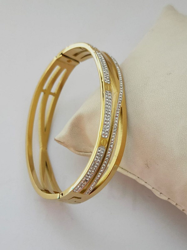 Gold Bracelets For Women | Latest Bracelet Designs | Myntra-tiepthilienket.edu.vn