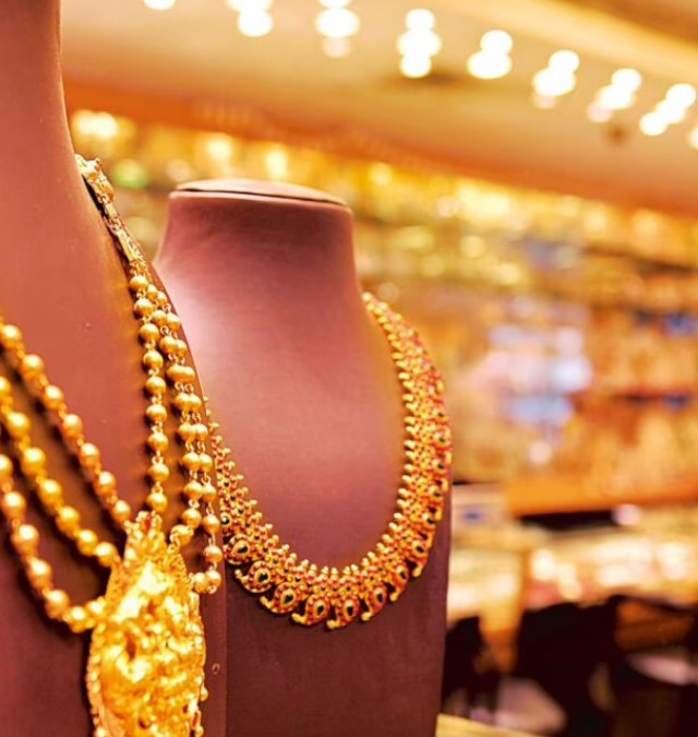 Presenting a Platinum Evara Exclusive Collection by Vummidi Bangaru Jewellers – The Platinum Multi-Sapphire Collection.